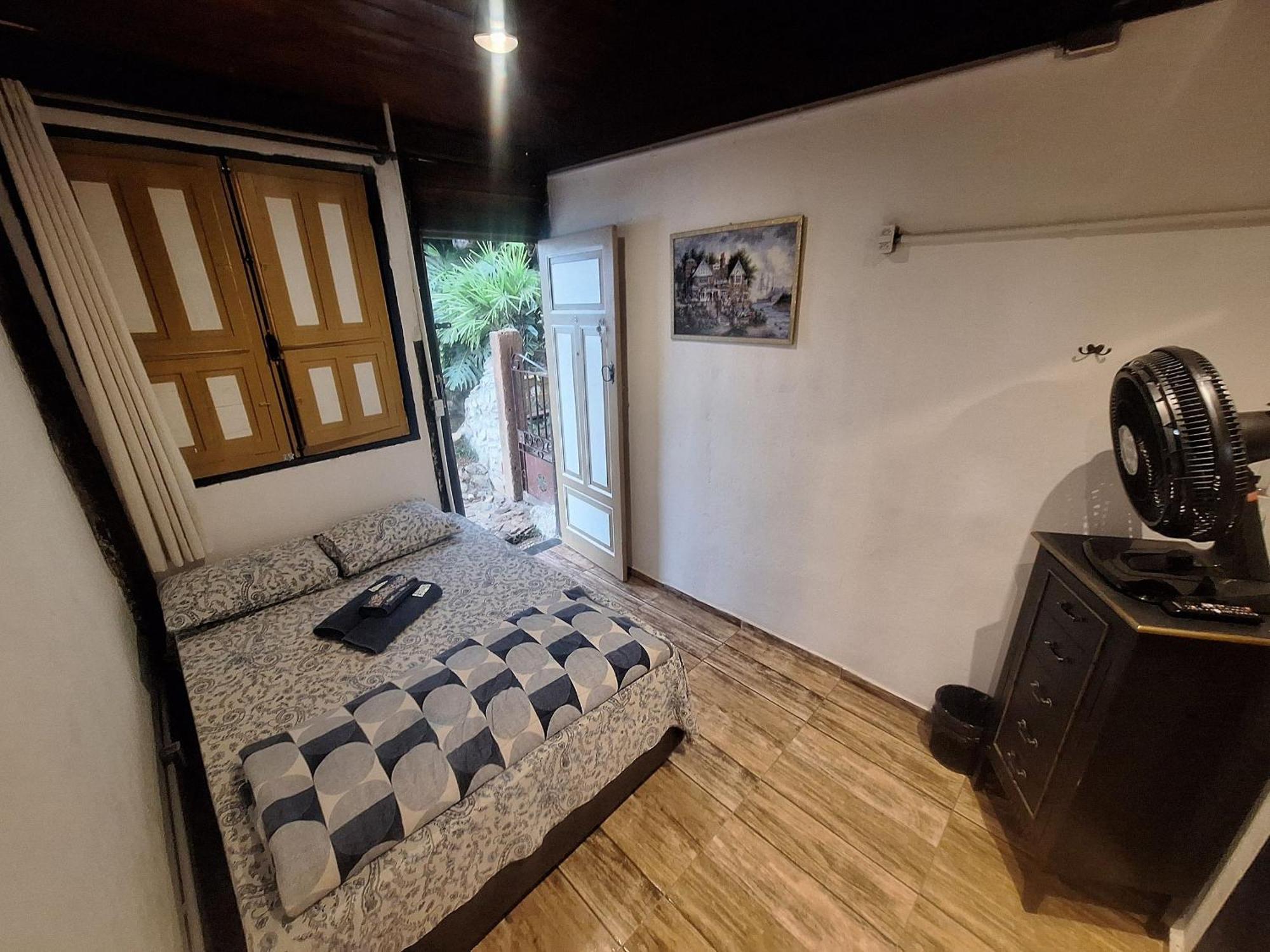 Pousada Residencia Balestra ทีราเดนเจส ภายนอก รูปภาพ